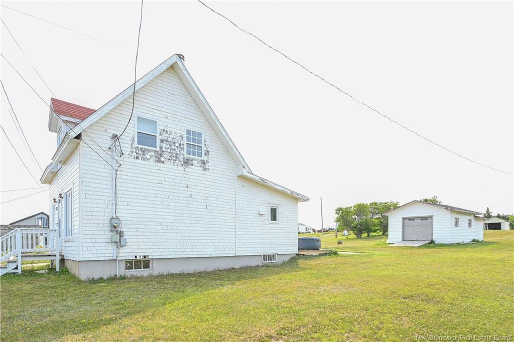 7578 Rue Saint-Paul St, Bas-Caraquet, NB