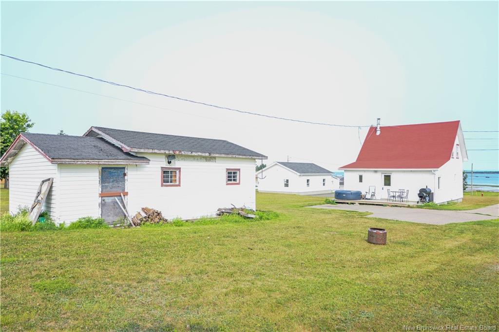 7578 Rue Saint-Paul St, Bas-Caraquet, NB