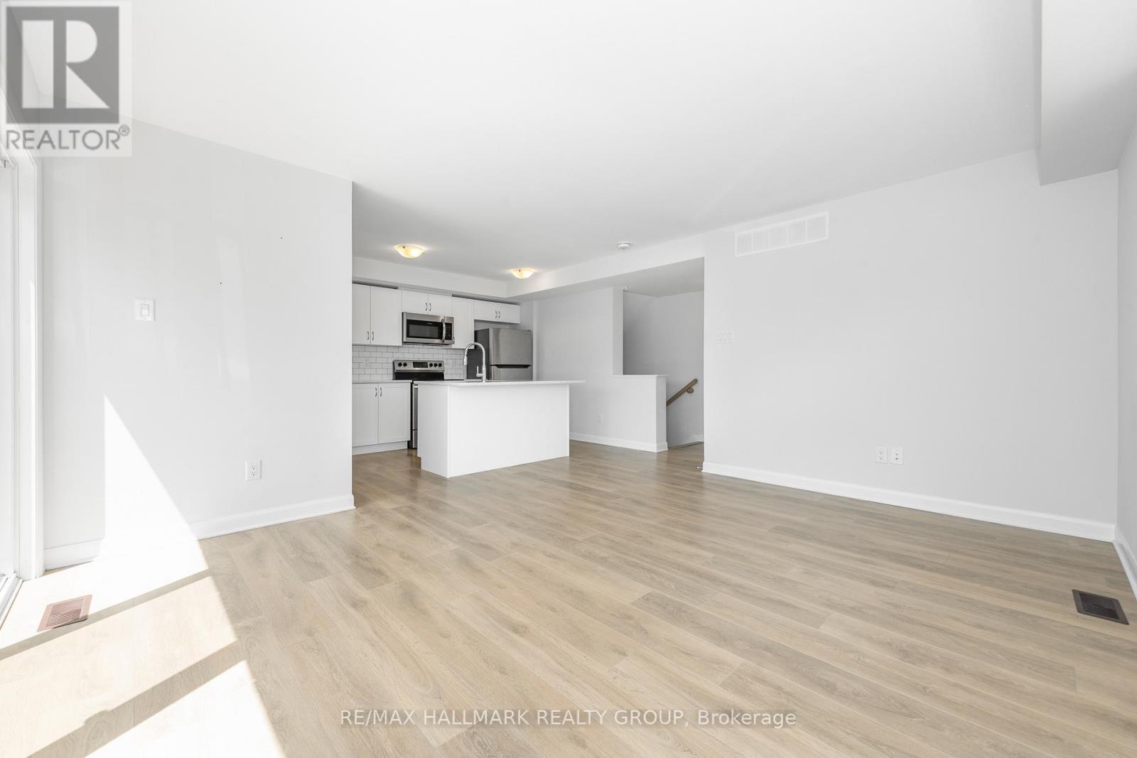 16 - 415 Eldorado Private, Ottawa, ON - Indoor Photo Showing Kitchen