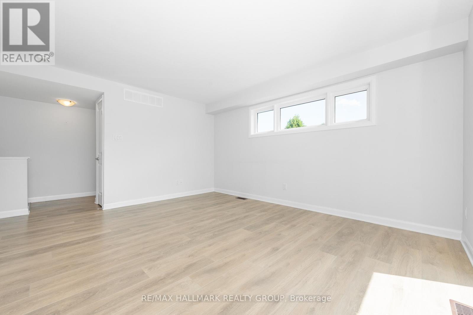 16 - 415 Eldorado Private, Ottawa, ON - Indoor Photo Showing Other Room