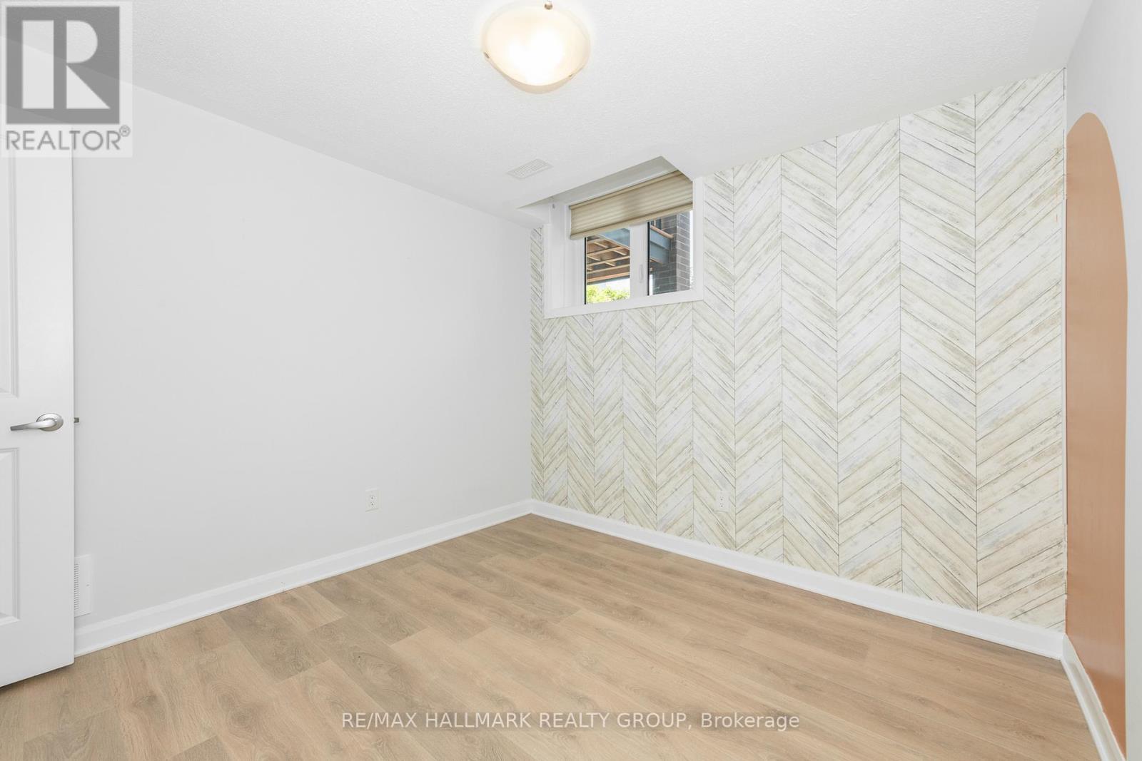 16 - 415 Eldorado Private, Ottawa, ON - Indoor Photo Showing Other Room