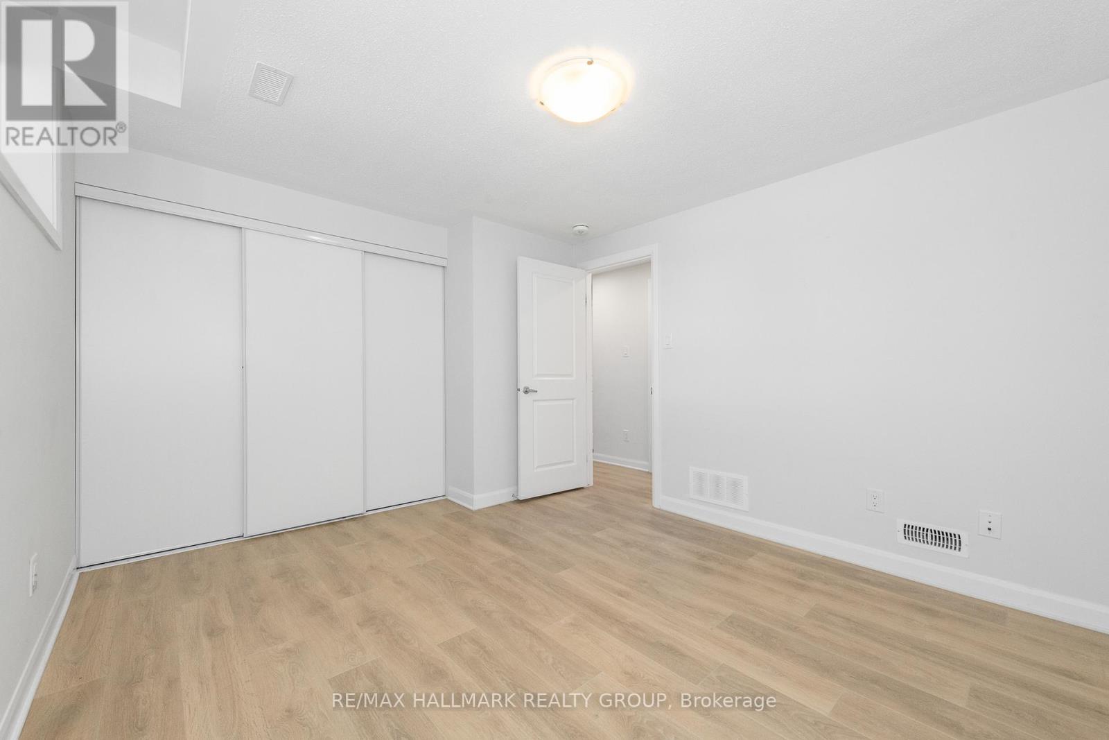 16 - 415 Eldorado Private, Ottawa, ON - Indoor Photo Showing Other Room