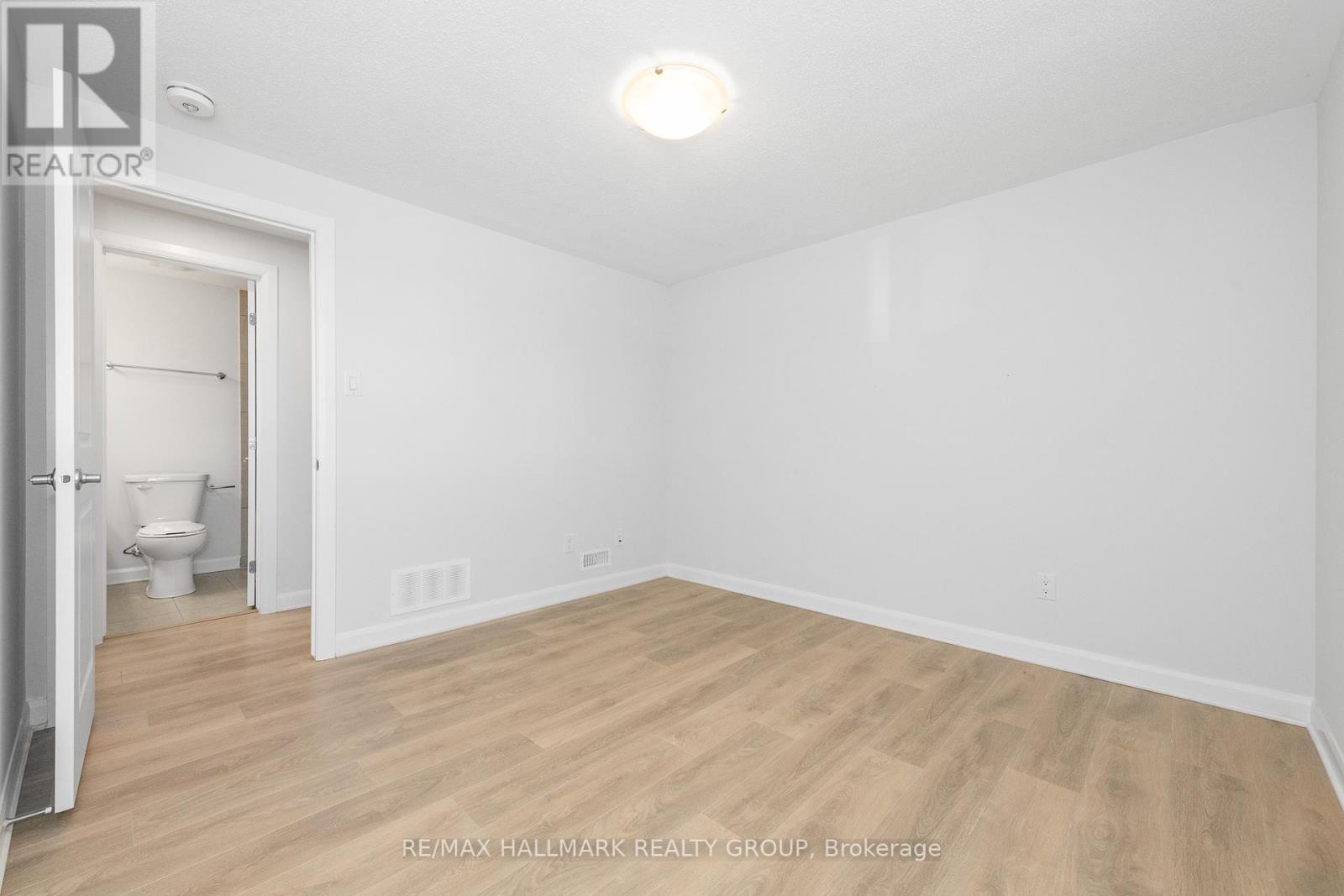 16 - 415 Eldorado Private, Ottawa, ON - Indoor Photo Showing Other Room