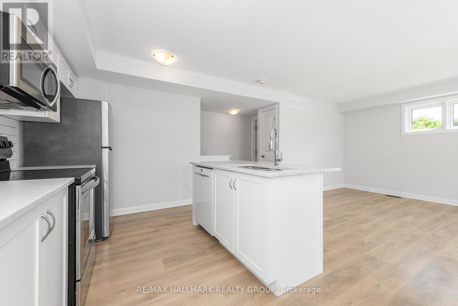 16 - 415 Eldorado Private, Ottawa, ON - Indoor Photo Showing Kitchen