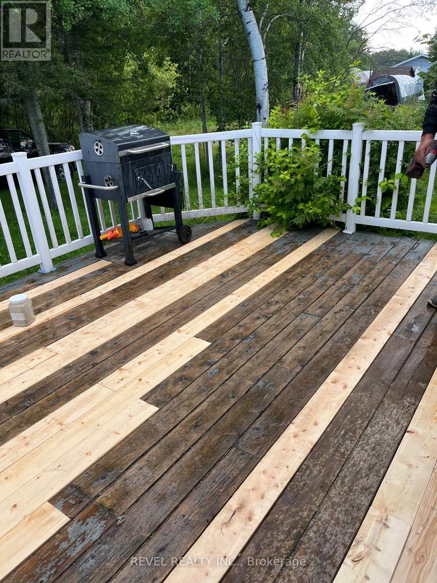 417 Main Street, Smooth Rock Falls (Srf), ON - Outdoor With Deck Patio Veranda