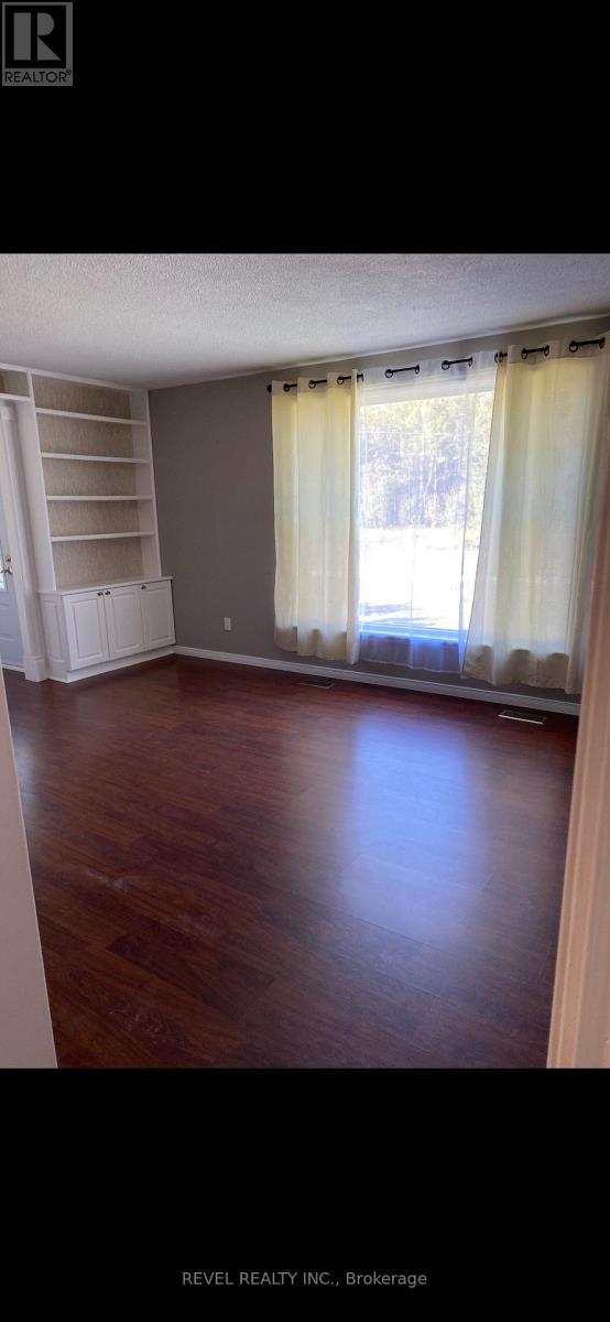 417 Main Street, Smooth Rock Falls (Srf), ON - Indoor Photo Showing Other Room