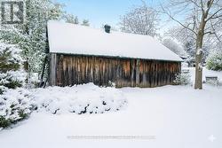 Large insulated workshop with 100 amps -