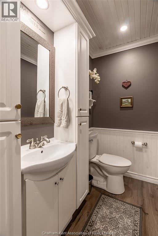 19281 Highbanks Road, Cedar Springs, ON - Indoor Photo Showing Bathroom