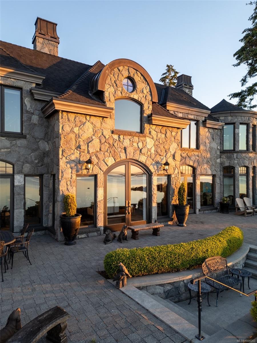 10493 Allbay Rd, Sidney, BC