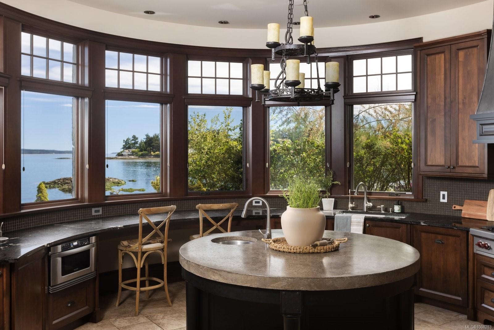 10493 Allbay Rd, Sidney, BC