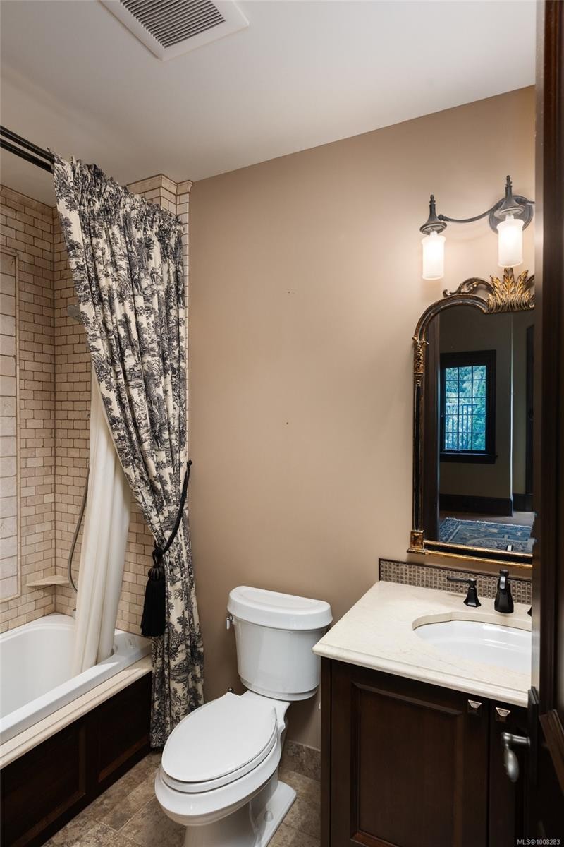 10493 Allbay Rd, Sidney, BC