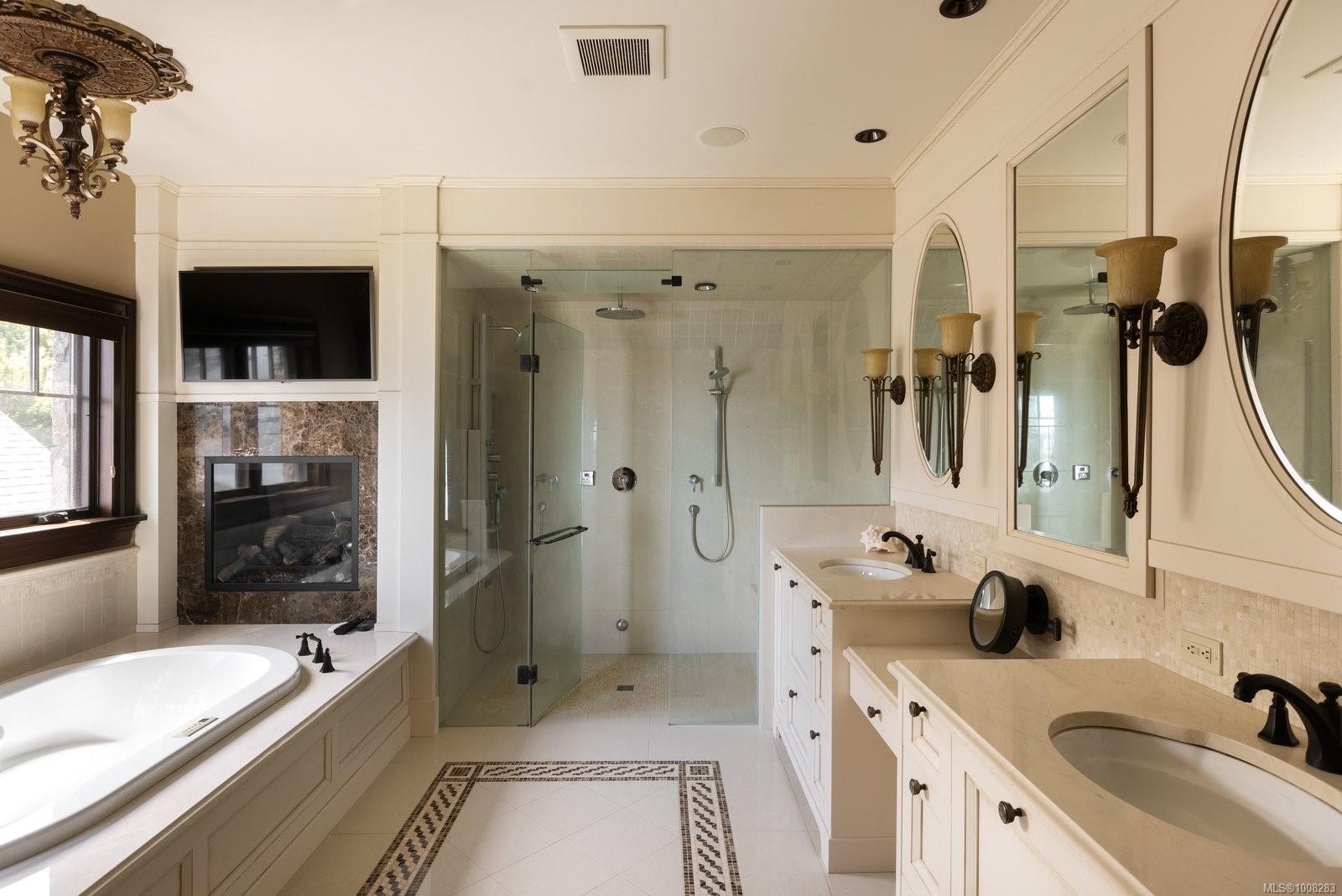 10493 Allbay Rd, Sidney, BC