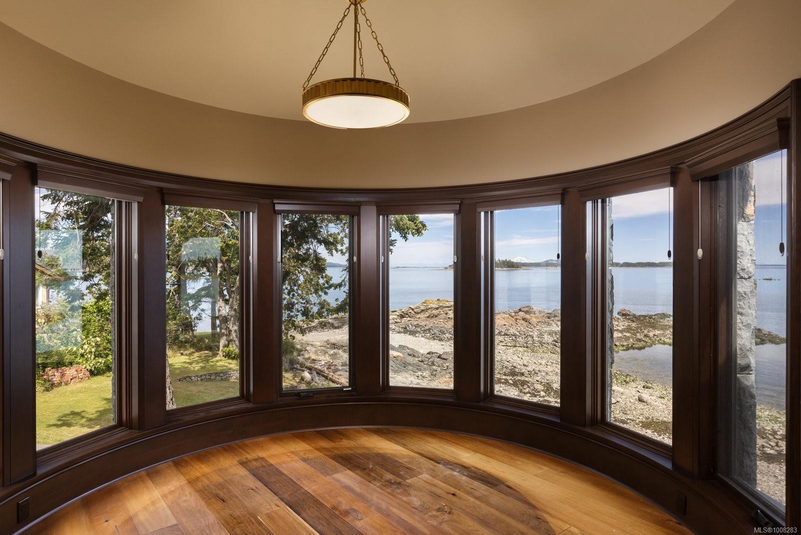 10493 Allbay Rd, Sidney, BC