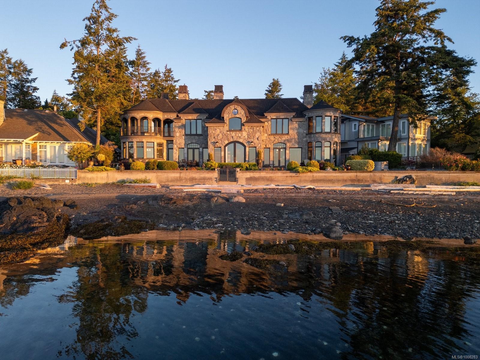 10493 Allbay Rd, Sidney, BC