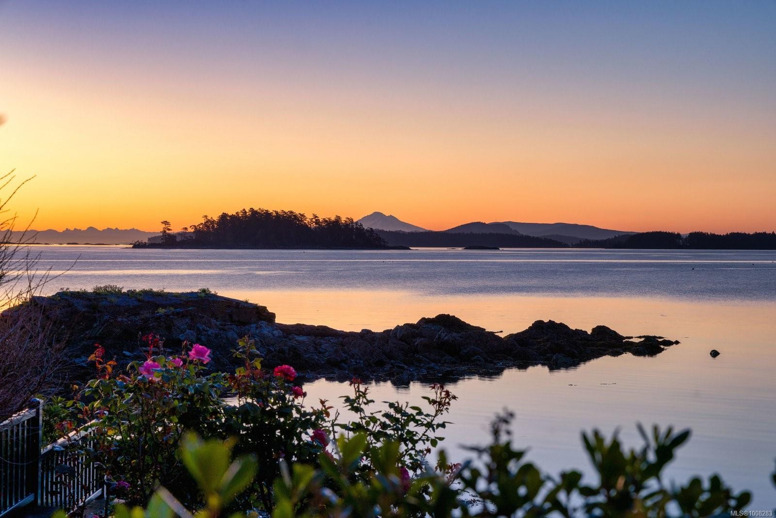 10493 Allbay Rd, Sidney, BC