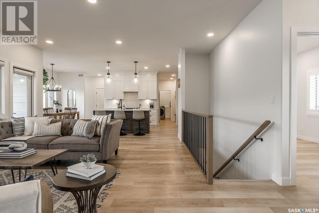 10 Applewood Place, Corman Park Rm No. 344, SK - Indoor Photo Showing Living Room