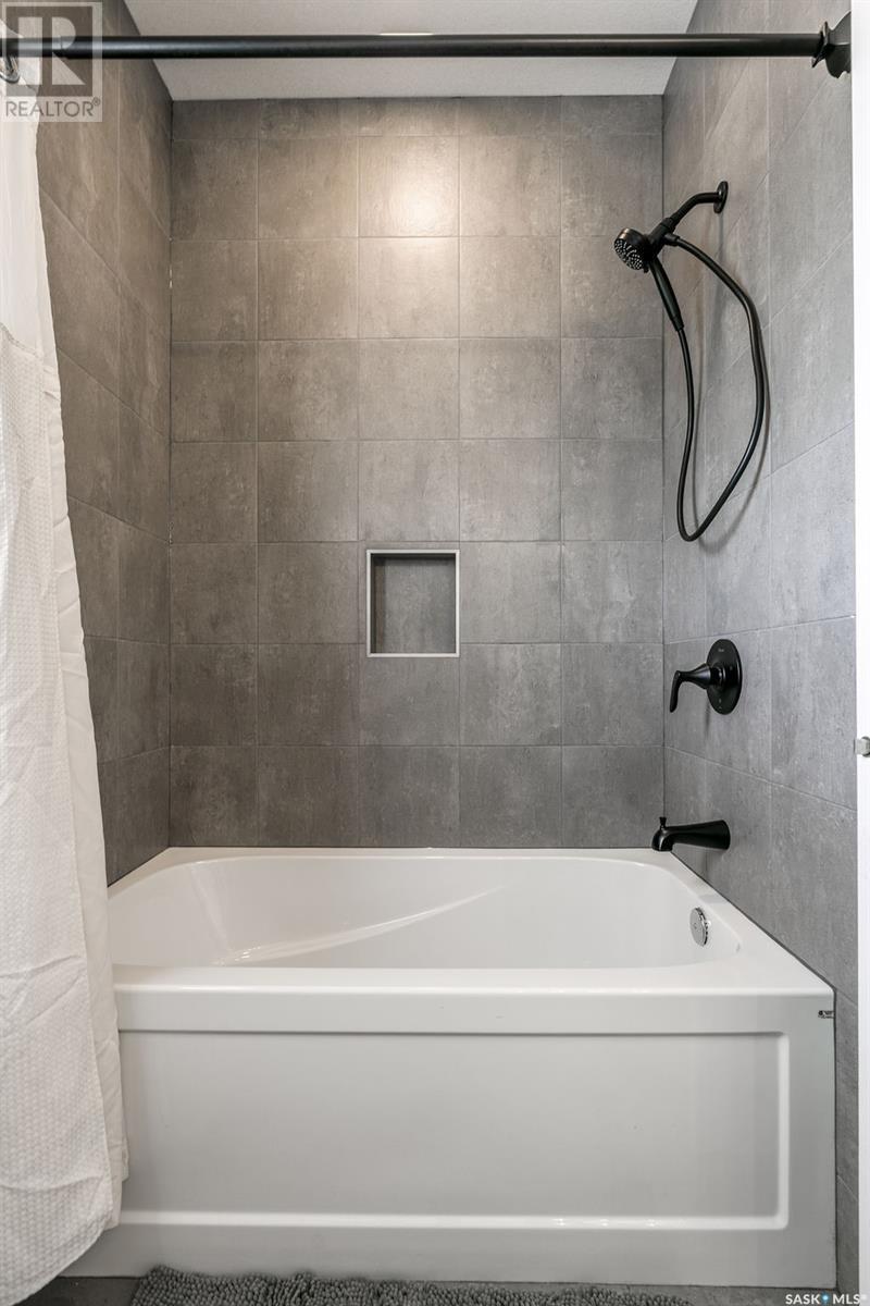 10 Applewood Place, Corman Park Rm No. 344, SK - Indoor Photo Showing Bathroom