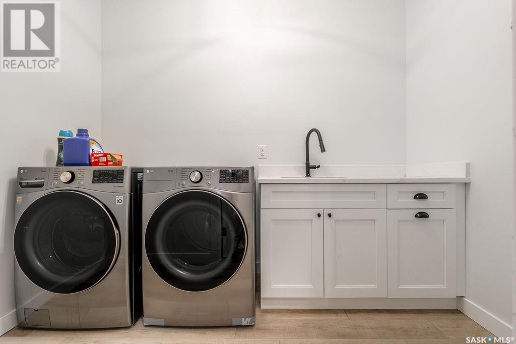 10 Applewood Place, Corman Park Rm No. 344, SK - Indoor Photo Showing Laundry Room
