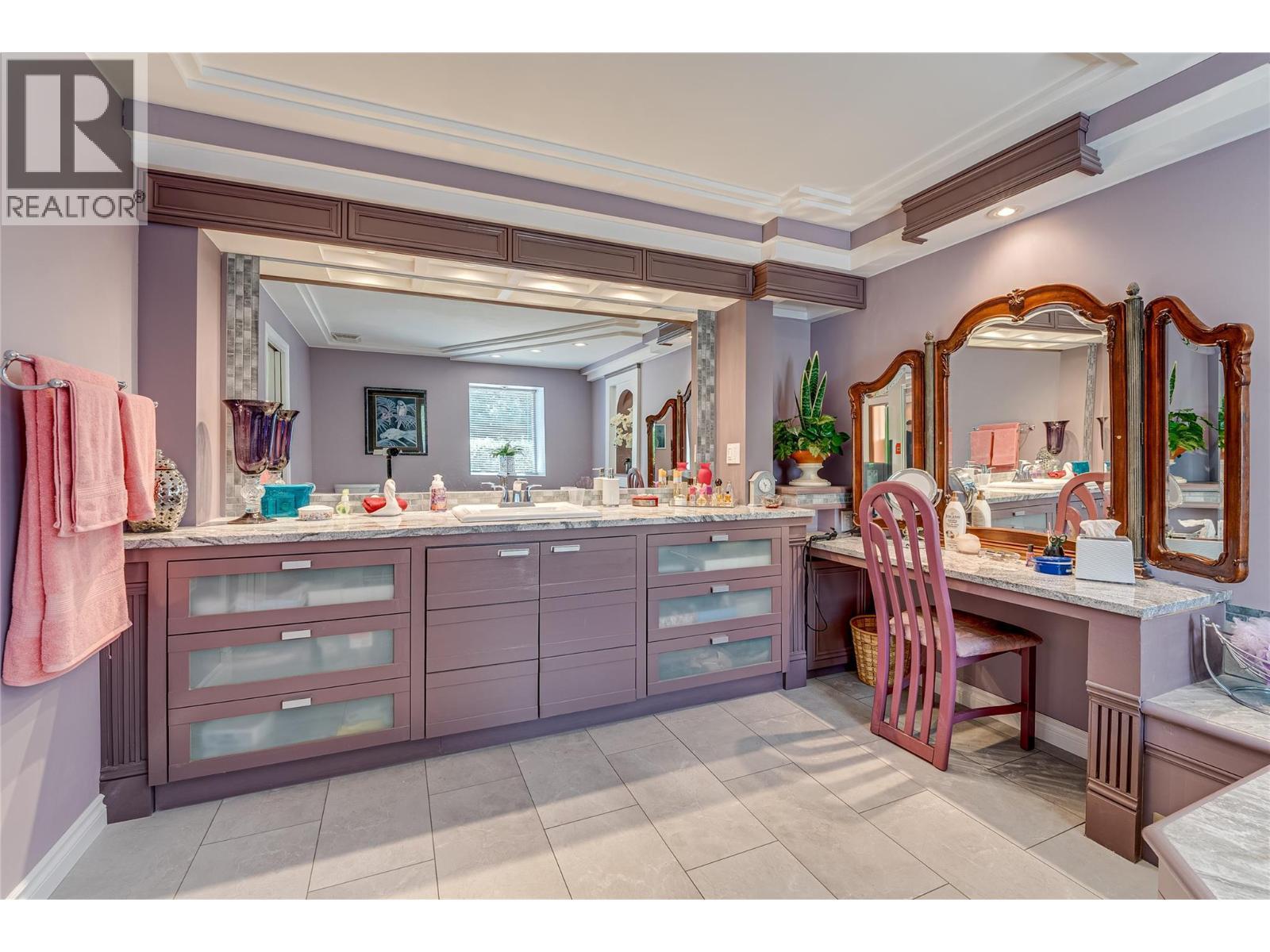 39 Ladyslipper Road, Lumby, BC - Indoor