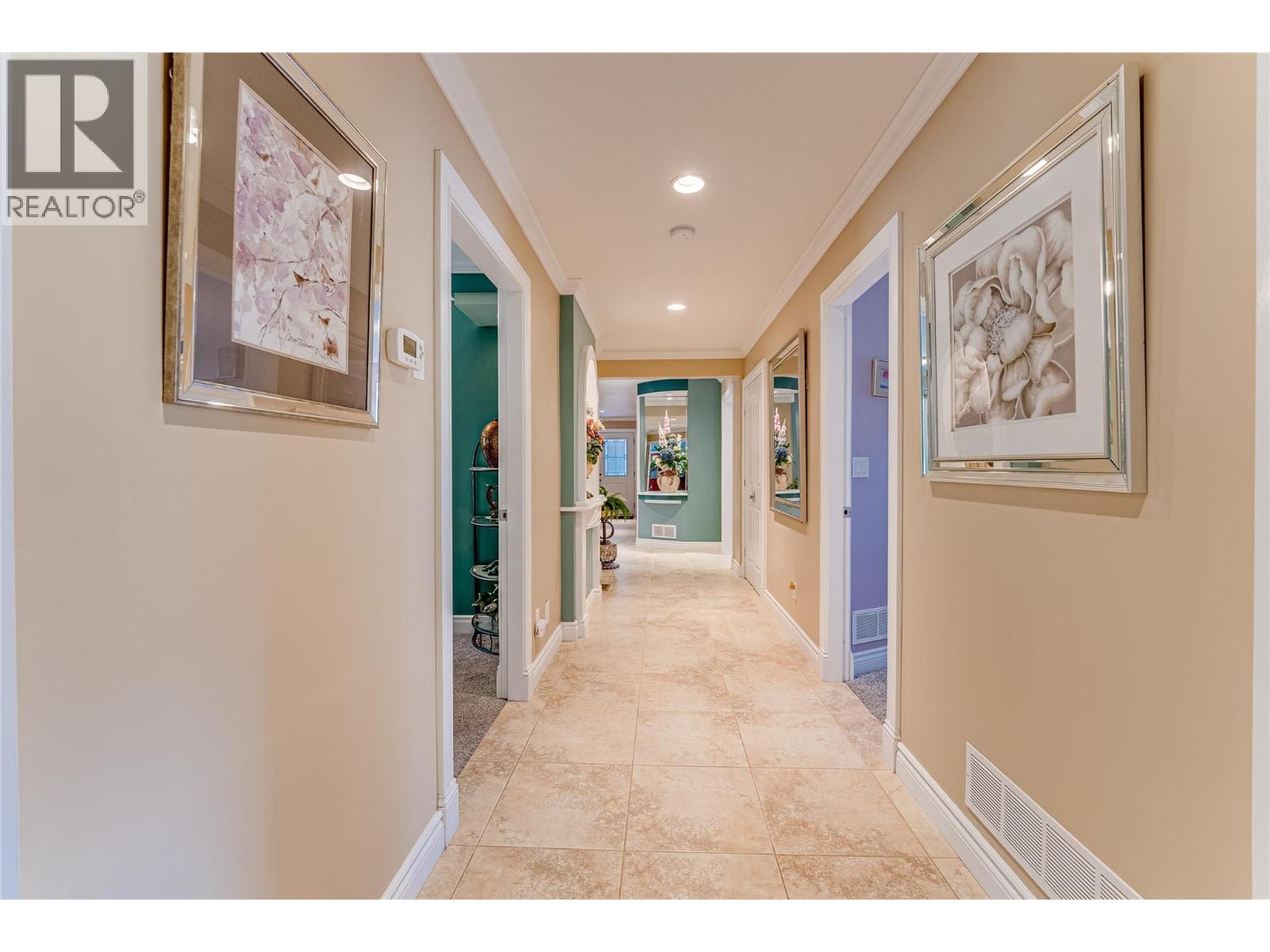 39 Ladyslipper Road, Lumby, BC - Indoor Photo Showing Other Room