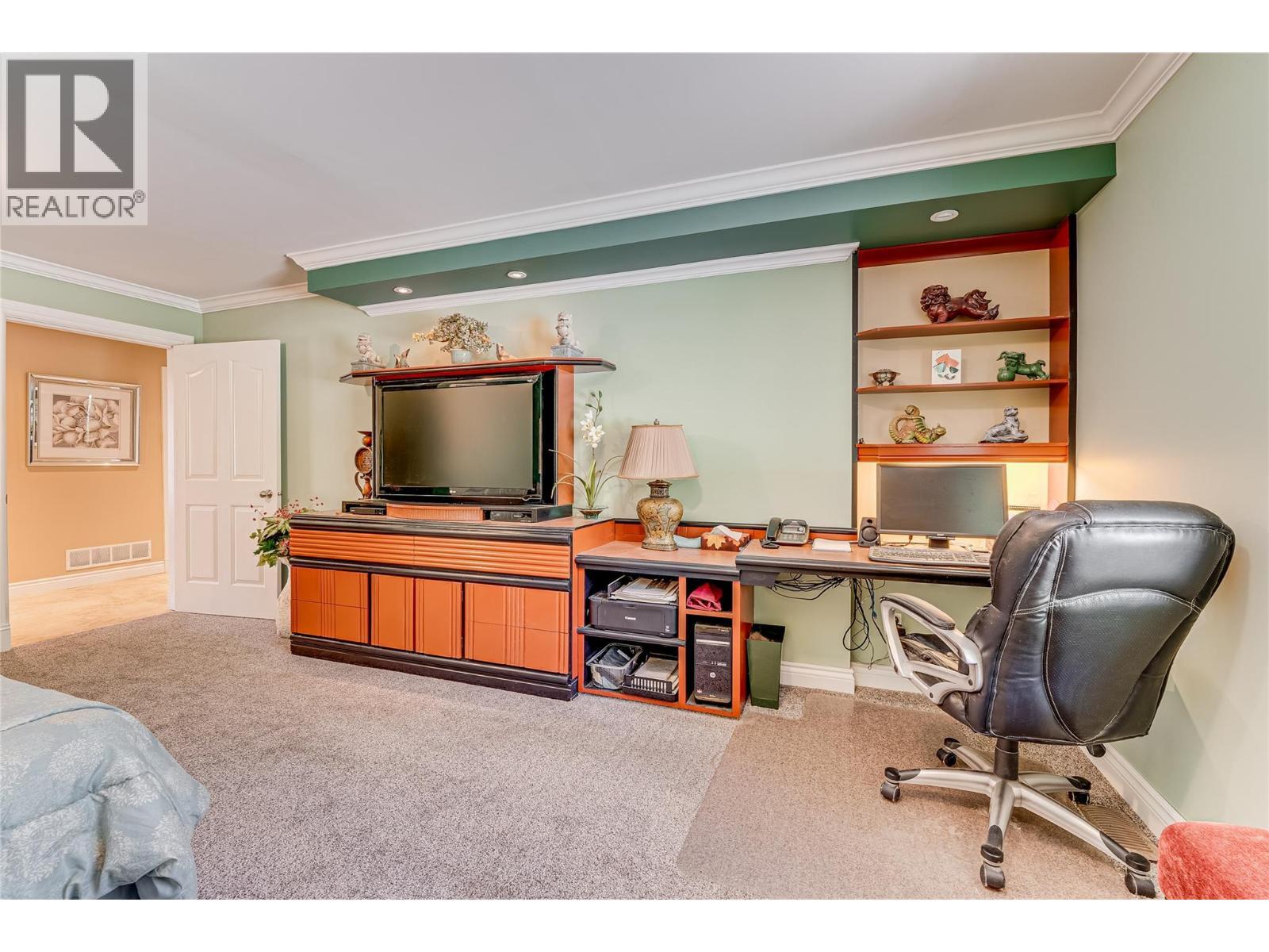 39 Ladyslipper Road, Lumby, BC - Indoor