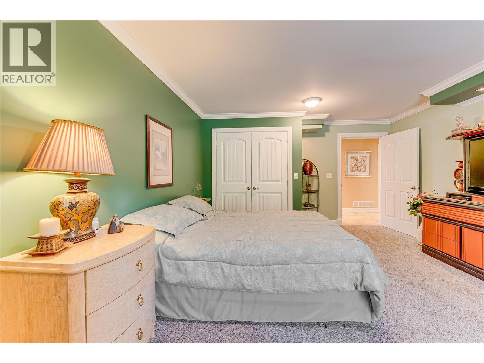 39 Ladyslipper Road, Lumby, BC - Indoor Photo Showing Bedroom