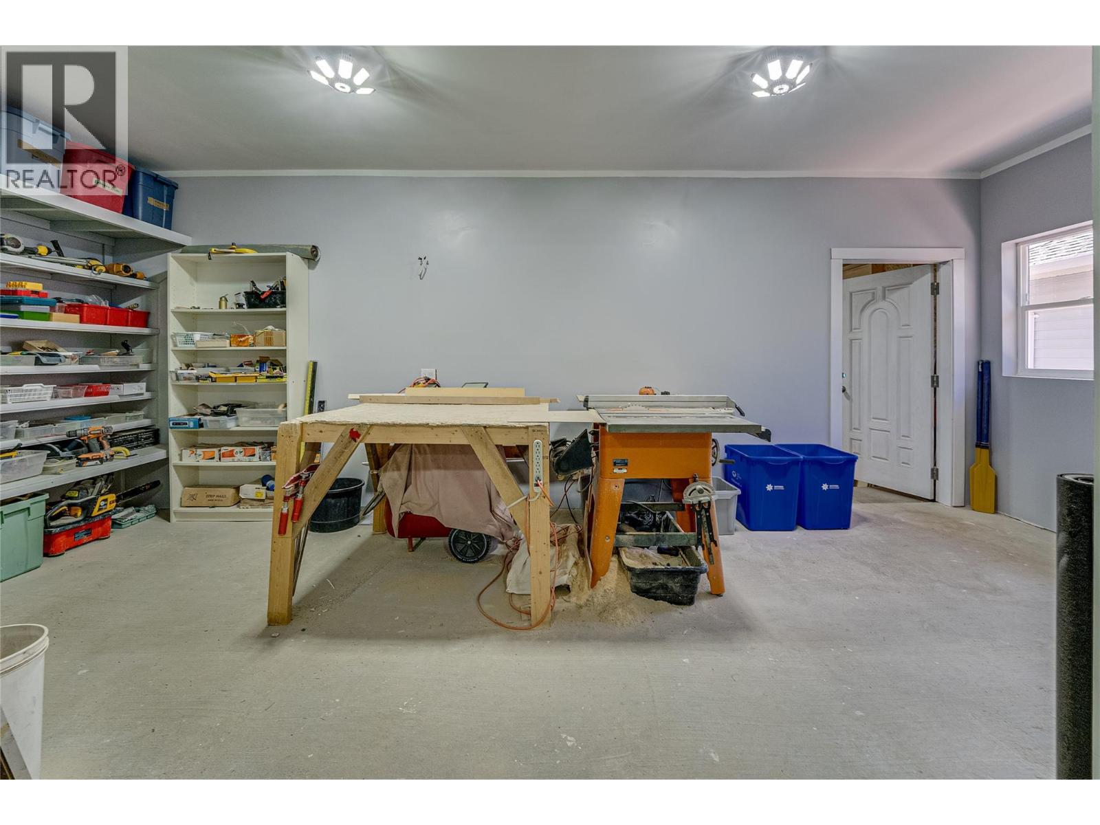 39 Ladyslipper Road, Lumby, BC - Indoor