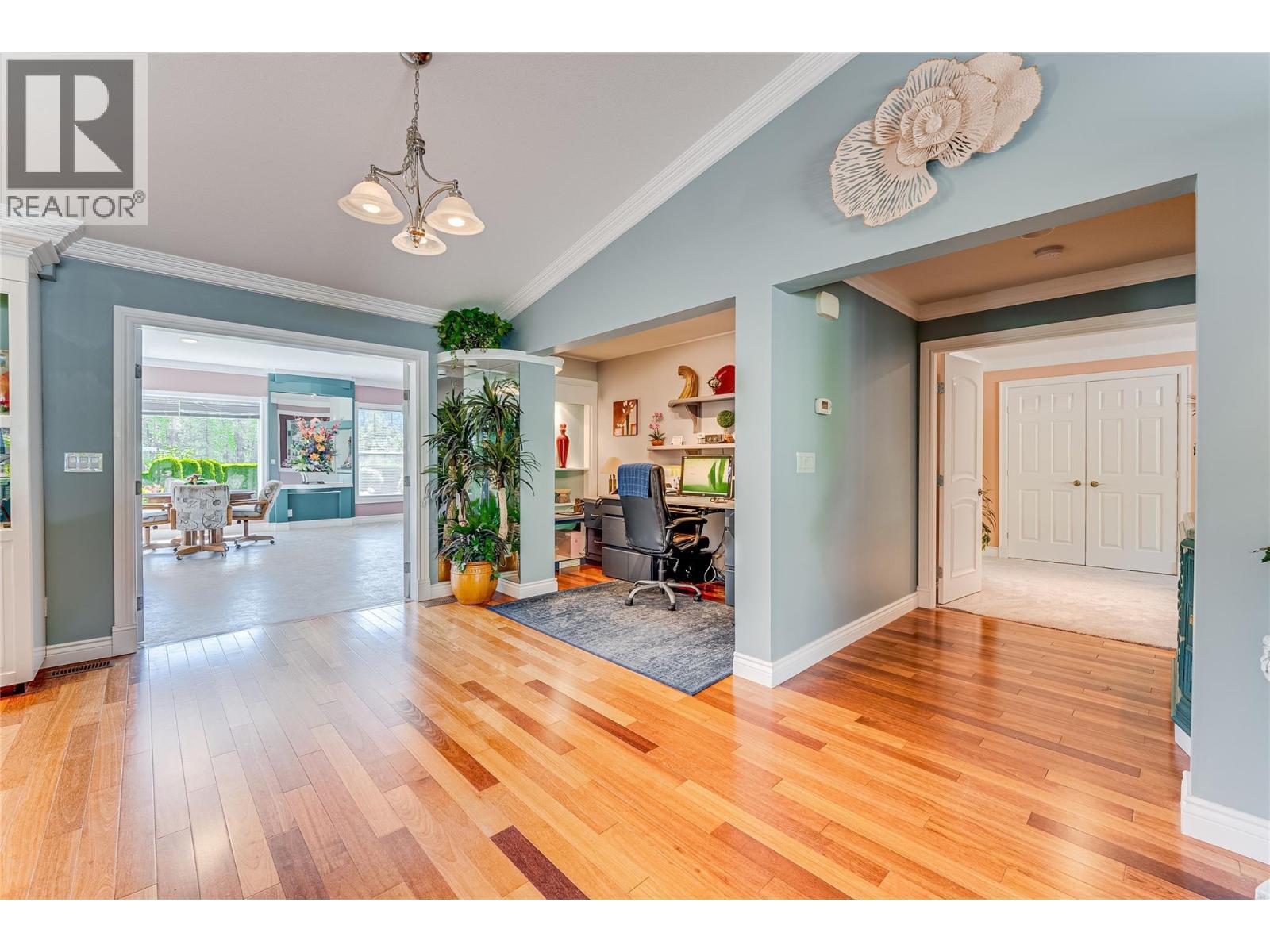 39 Ladyslipper Road, Lumby, BC - Indoor