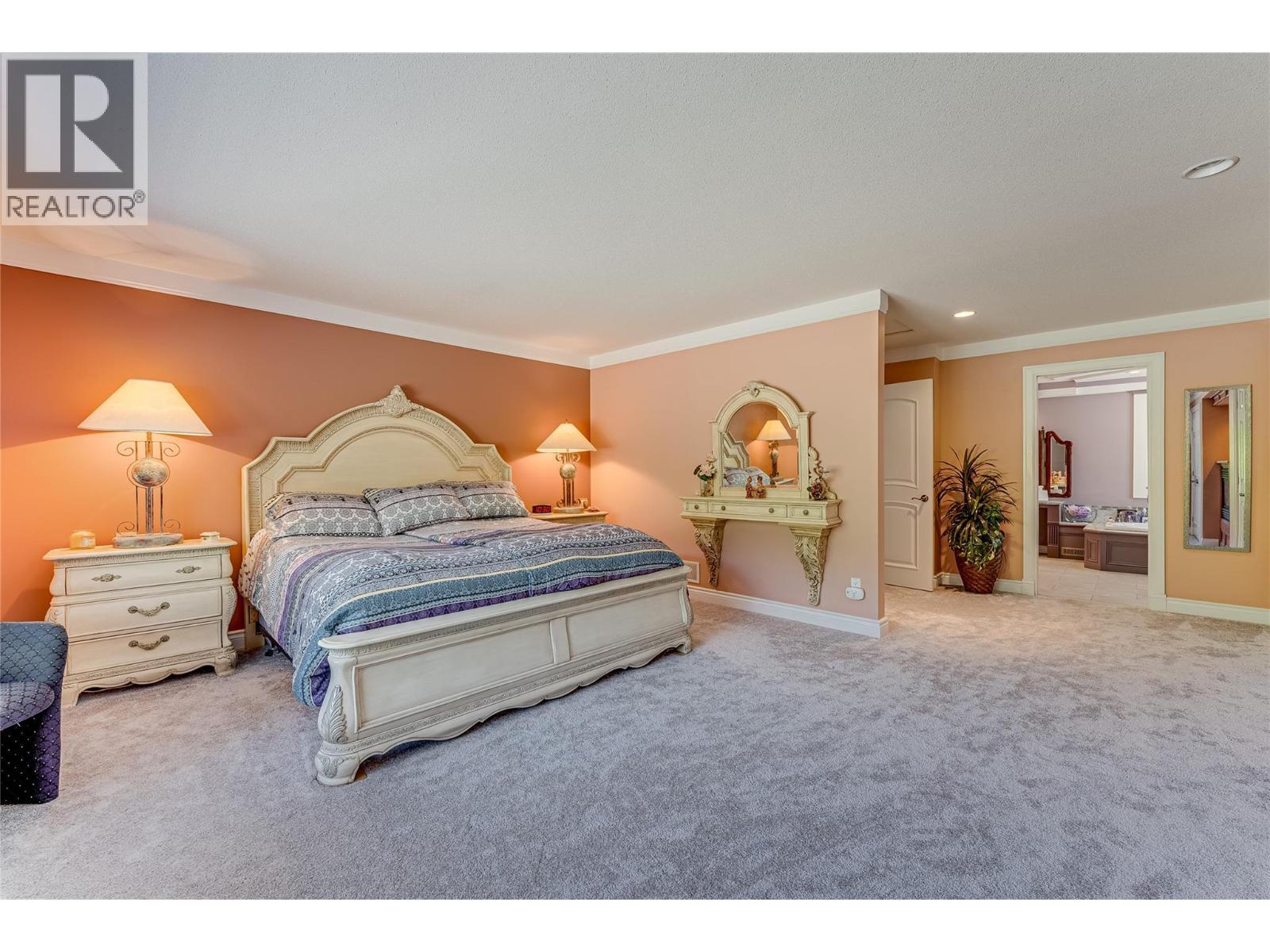 39 Ladyslipper Road, Lumby, BC - Indoor Photo Showing Bedroom