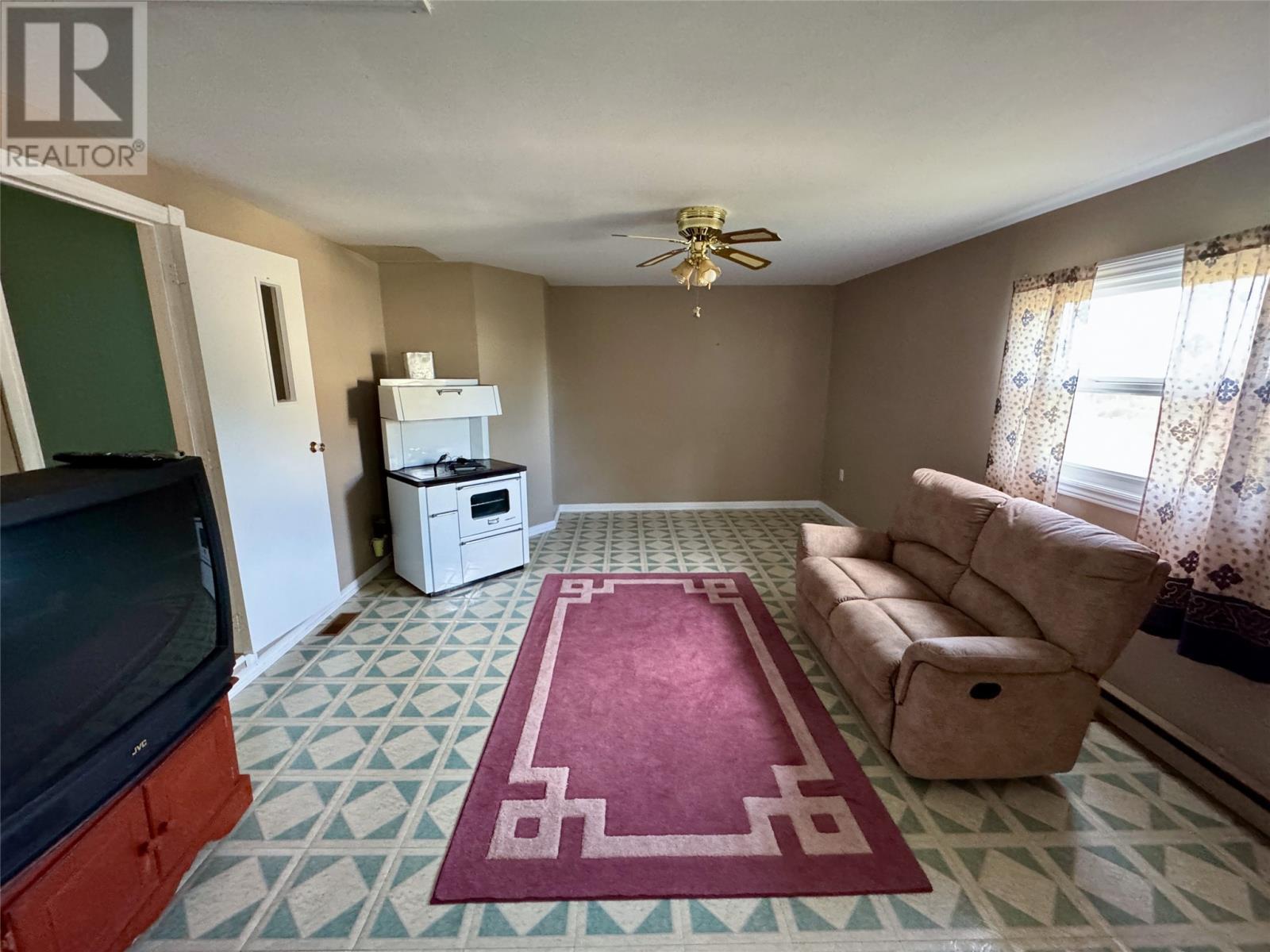 146 Main Street, Newtown, NL - Indoor