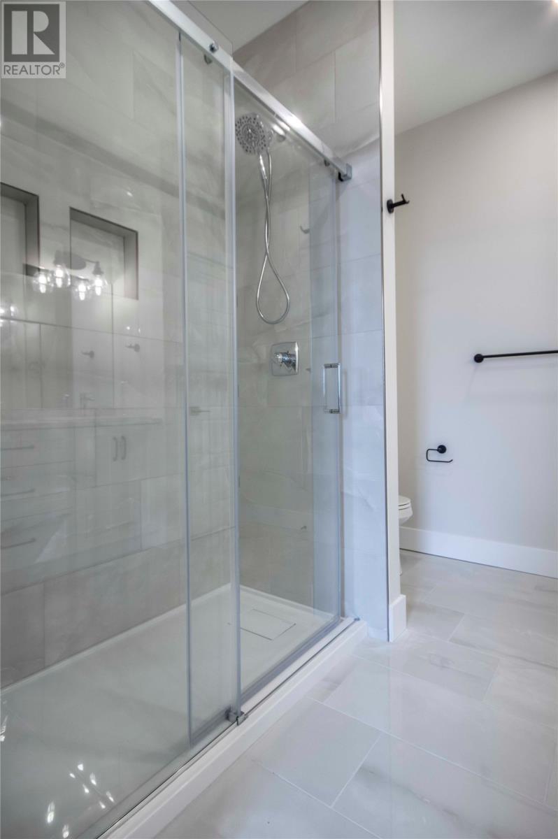 24 Colorado Street, Paradise, NL - Indoor Photo Showing Bathroom