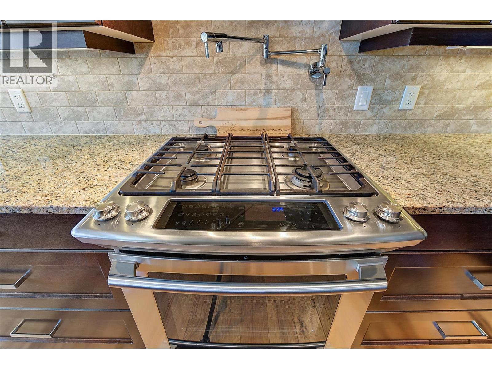 2191 Salerno Court, Kelowna, BC - Indoor Photo Showing Kitchen