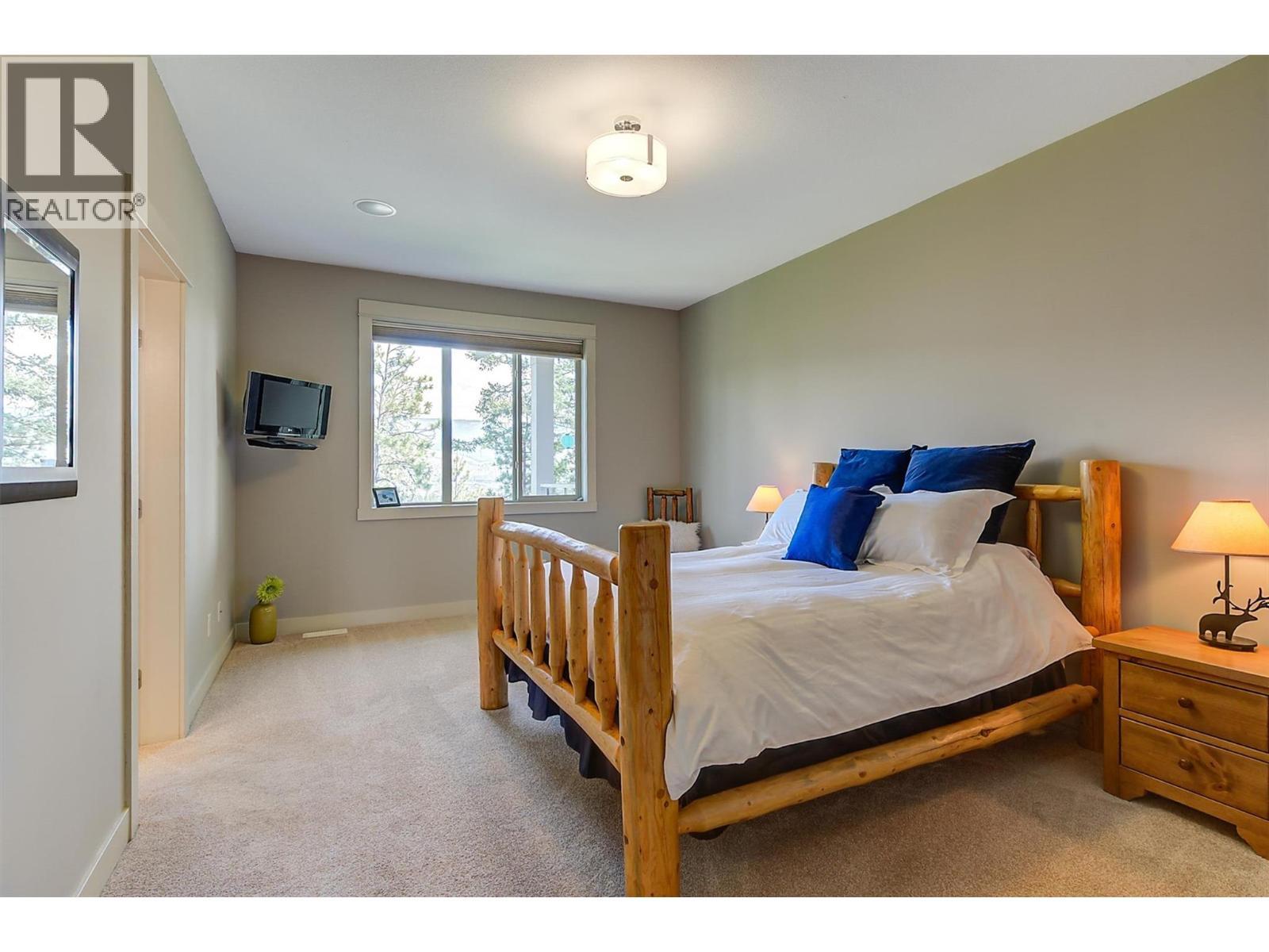 2191 Salerno Court, Kelowna, BC - Indoor Photo Showing Bedroom