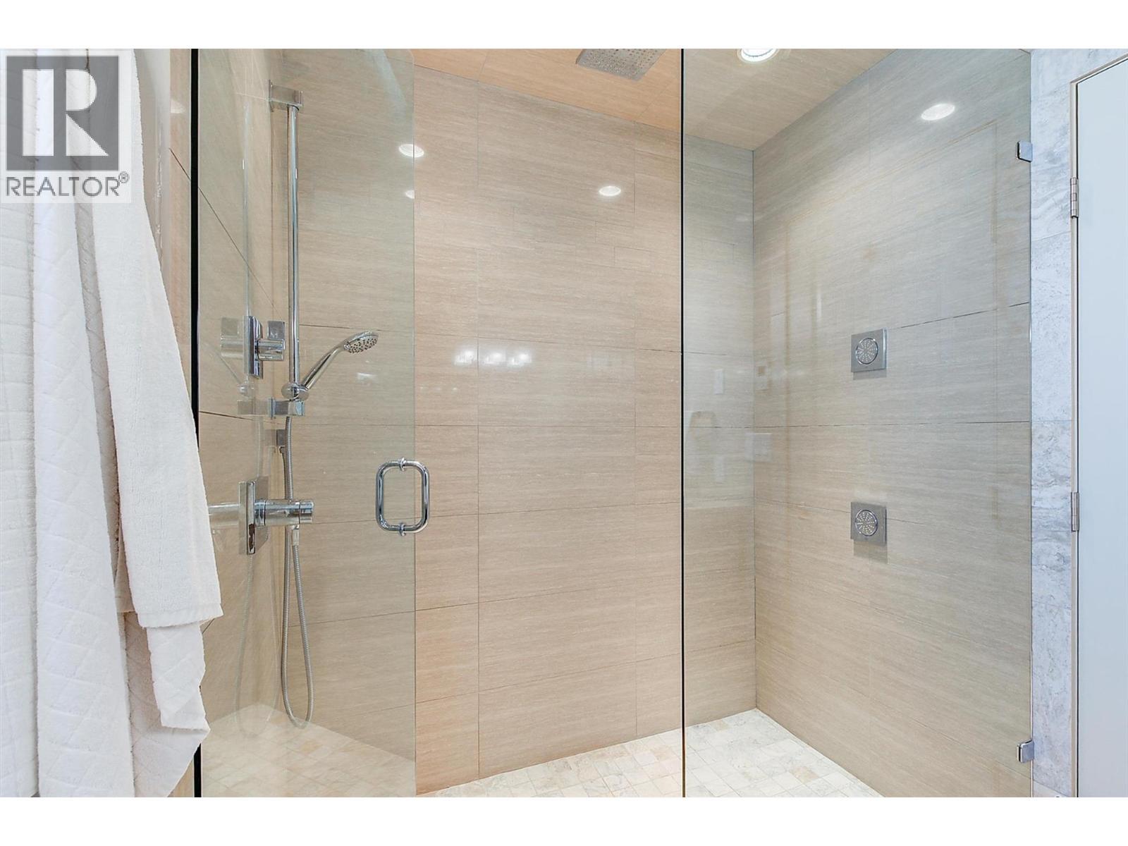 2191 Salerno Court, Kelowna, BC - Indoor Photo Showing Bathroom