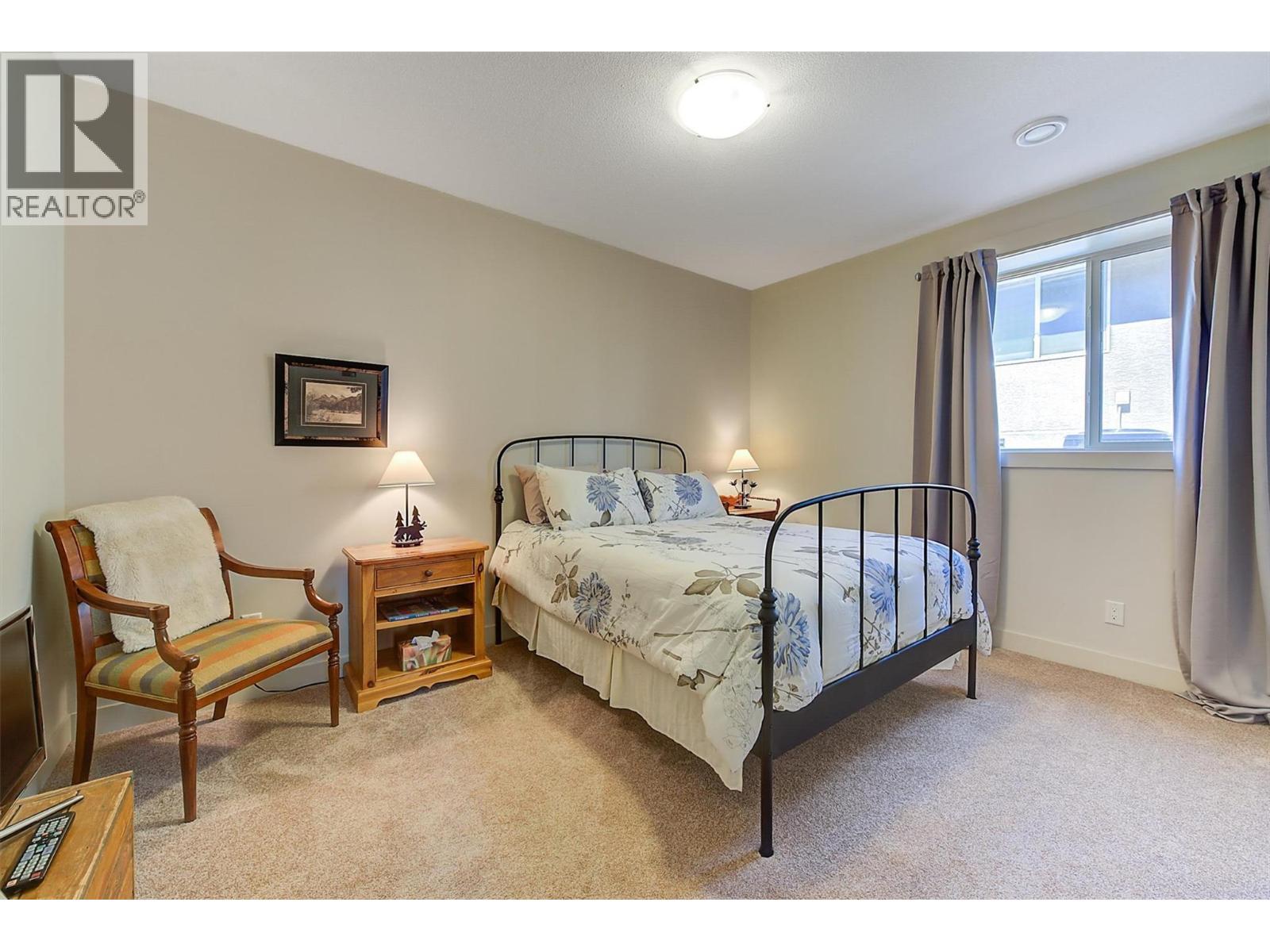 2191 Salerno Court, Kelowna, BC - Indoor Photo Showing Bedroom