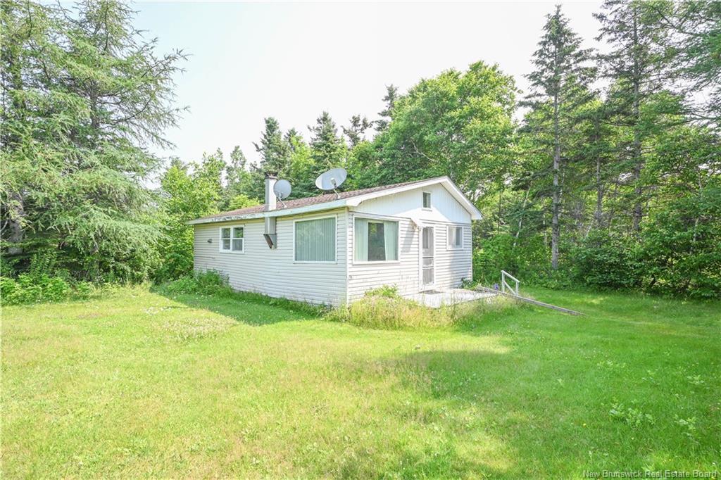 7934 Rue Saint-Paul St, Bas-Caraquet, NB