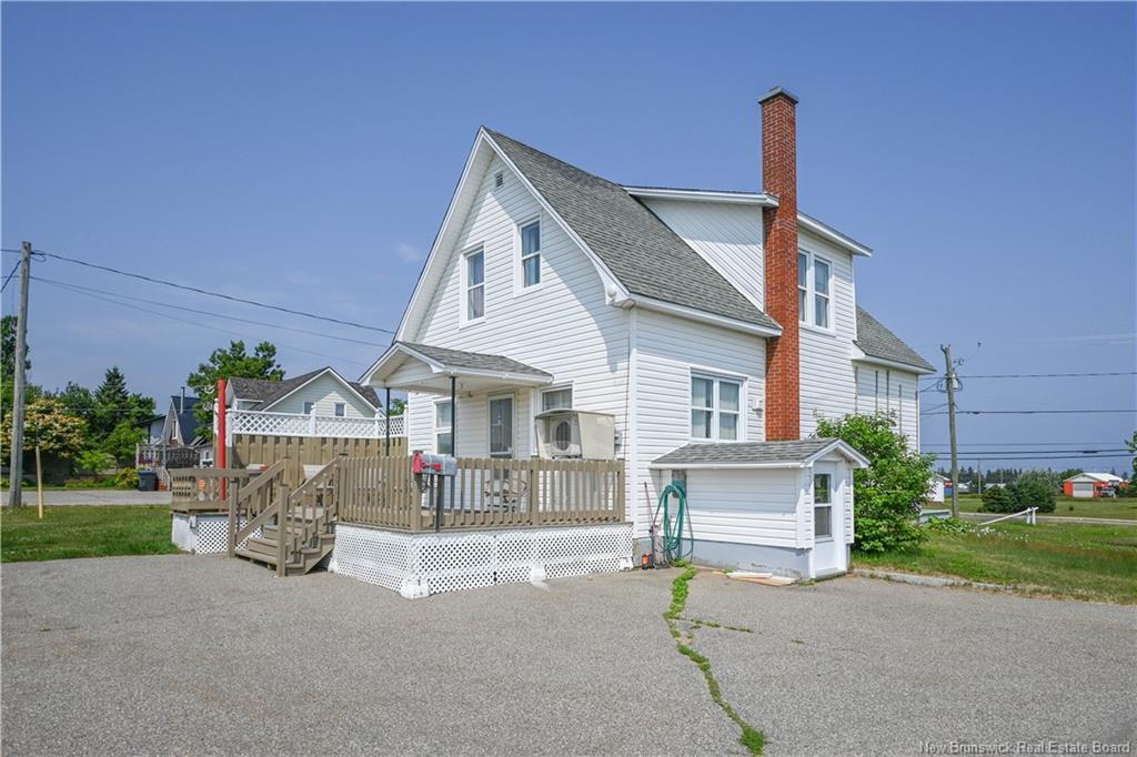 7934 Rue Saint-Paul St, Bas-Caraquet, NB