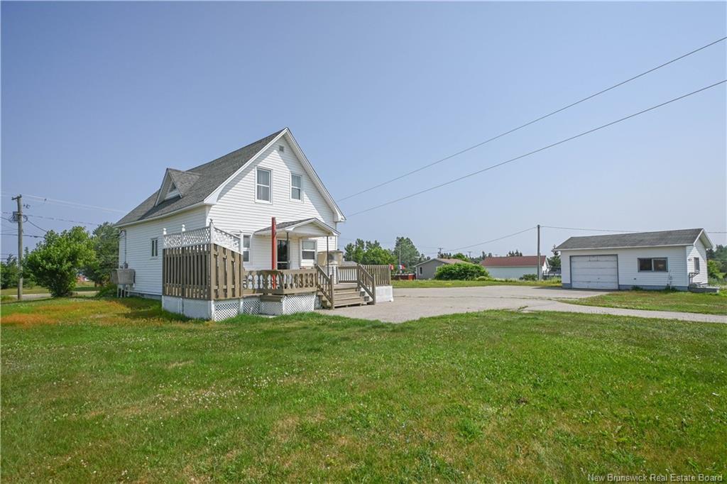 7934 Rue Saint-Paul St, Bas-Caraquet, NB