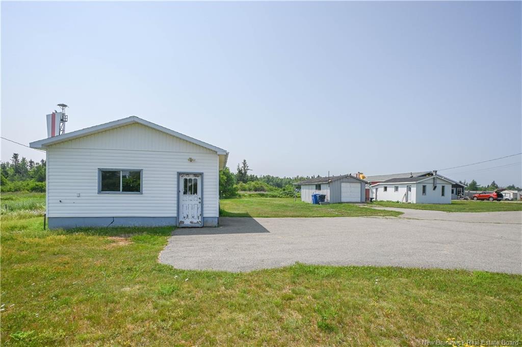 7934 Rue Saint-Paul St, Bas-Caraquet, NB