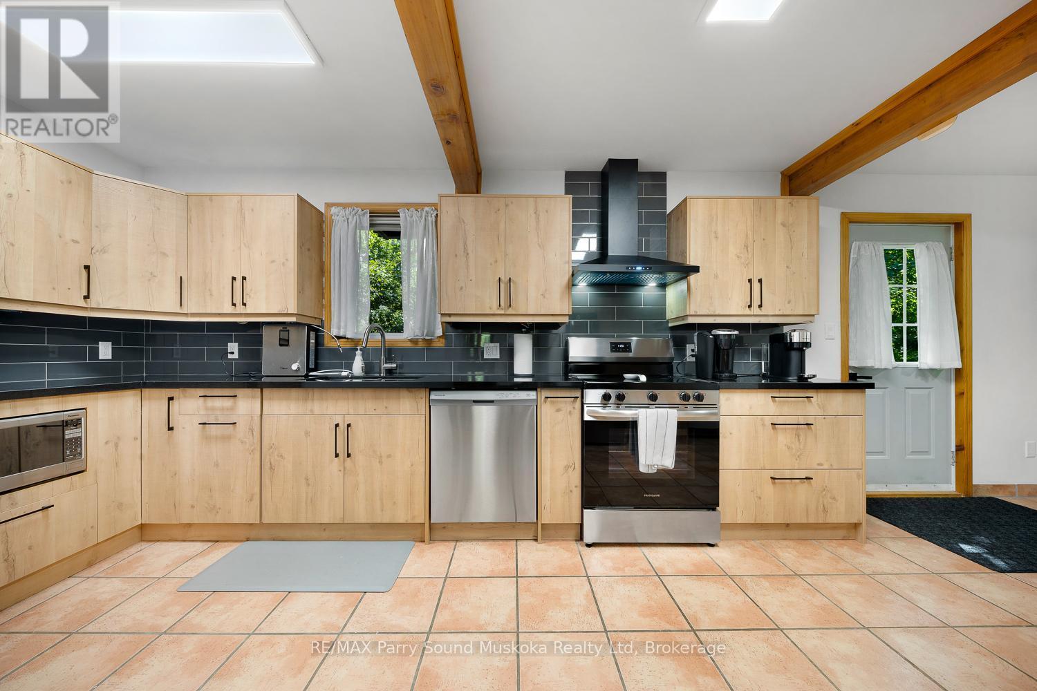 113 Bayview Drive, Carling, ON - Indoor Photo Showing Kitchen
