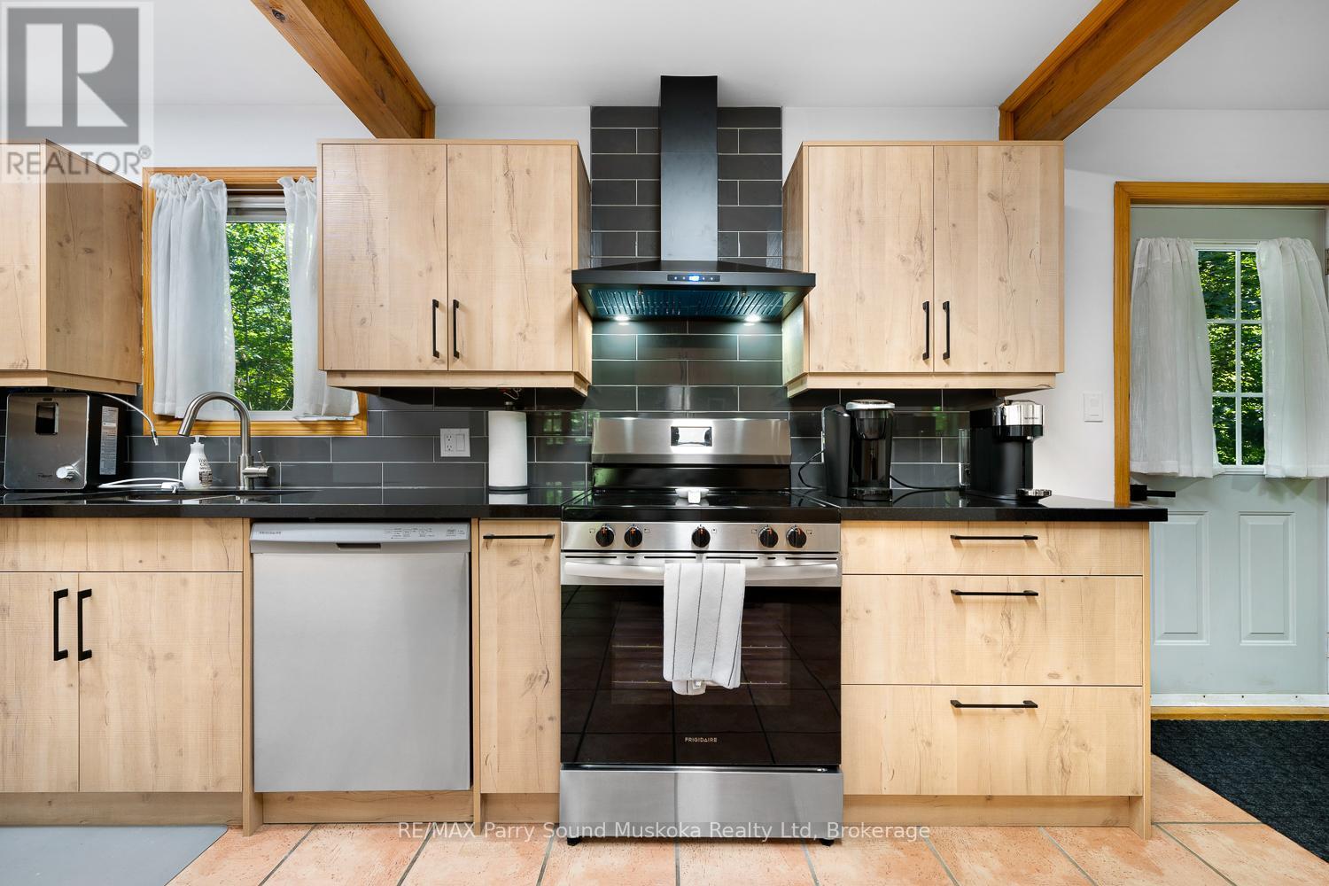 113 Bayview Drive, Carling, ON - Indoor Photo Showing Kitchen