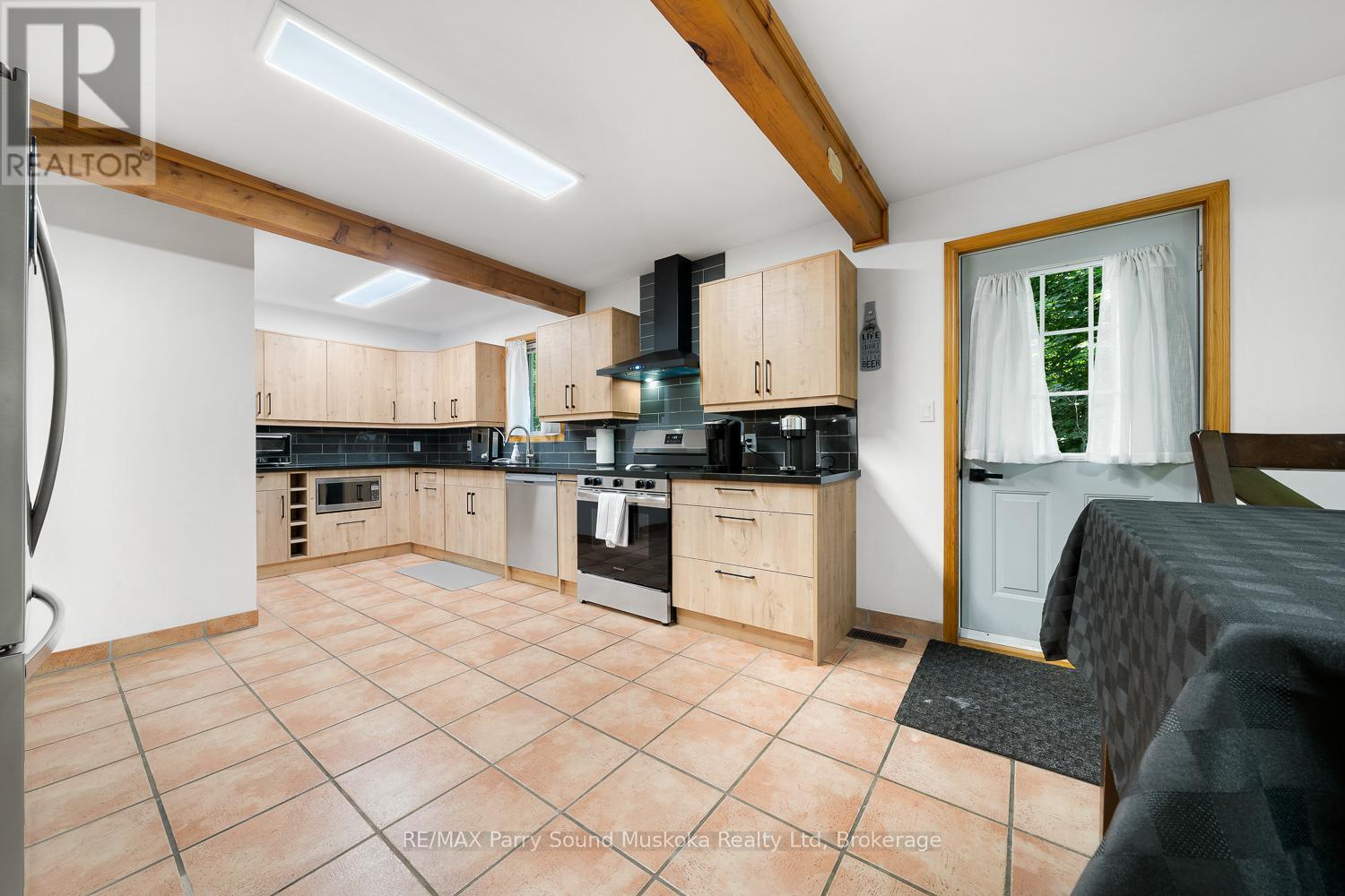 113 Bayview Drive, Carling, ON - Indoor Photo Showing Kitchen