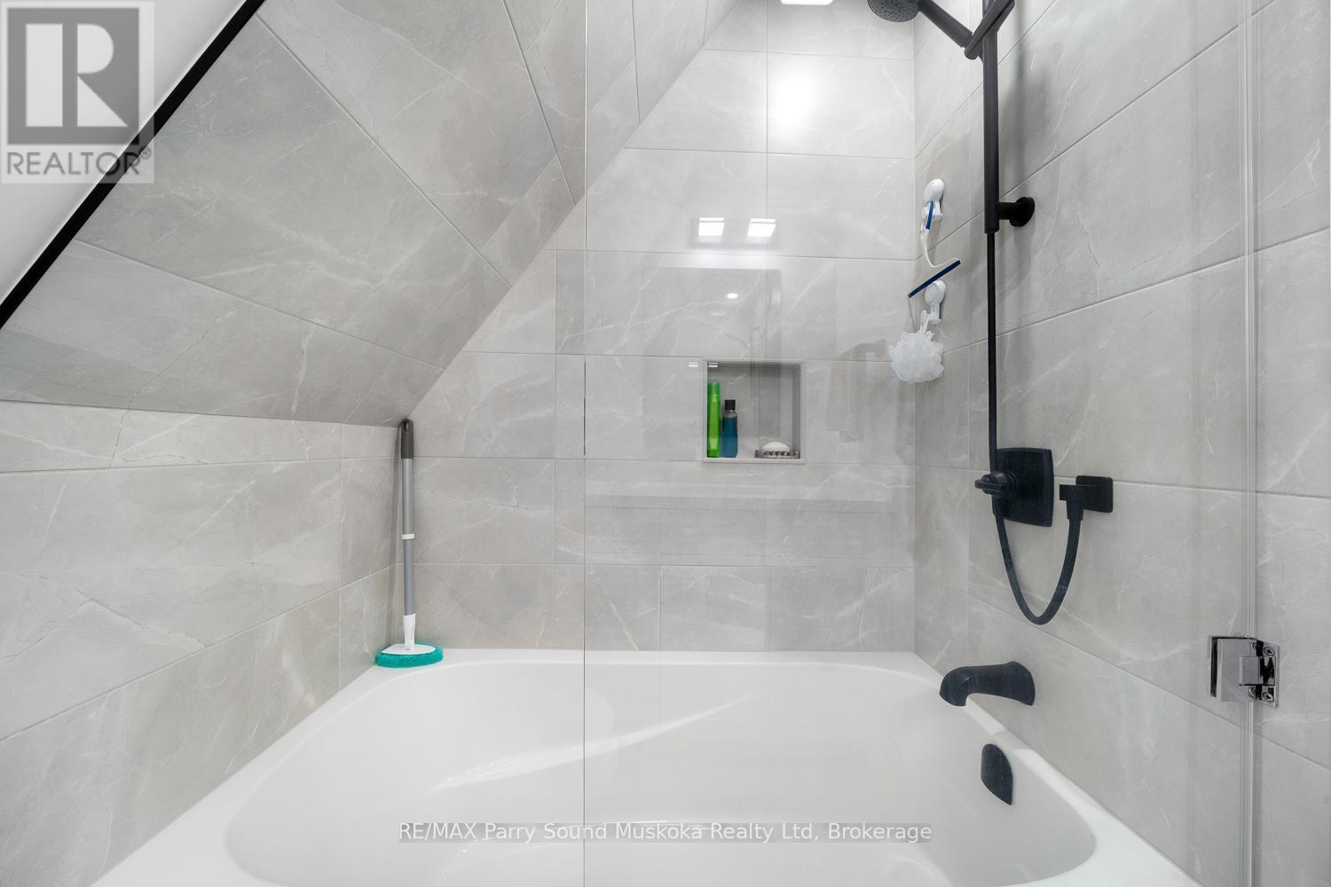 113 Bayview Drive, Carling, ON - Indoor Photo Showing Bathroom