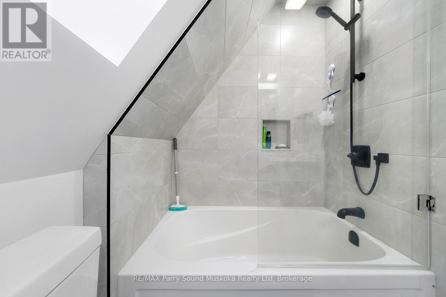 113 Bayview Drive, Carling, ON - Indoor Photo Showing Bathroom