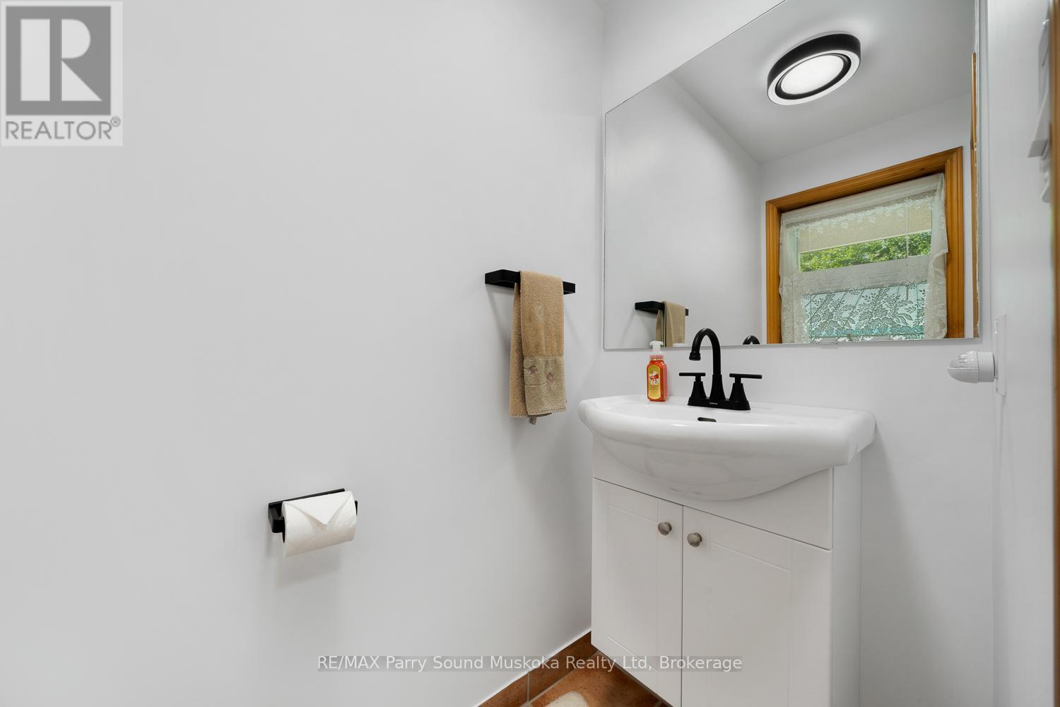 113 Bayview Drive, Carling, ON - Indoor Photo Showing Bathroom