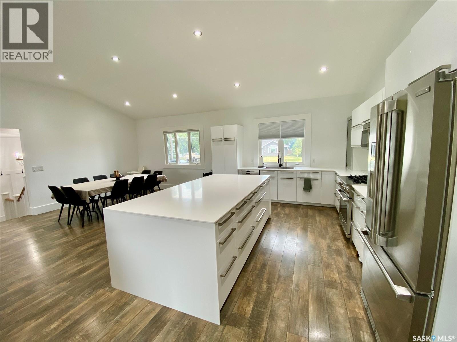 837 Prospect Avenue, Oxbow, SK - Indoor Photo Showing Kitchen
