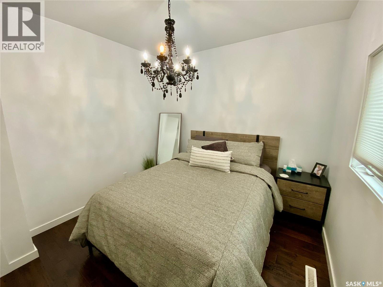 837 Prospect Avenue, Oxbow, SK - Indoor Photo Showing Bedroom