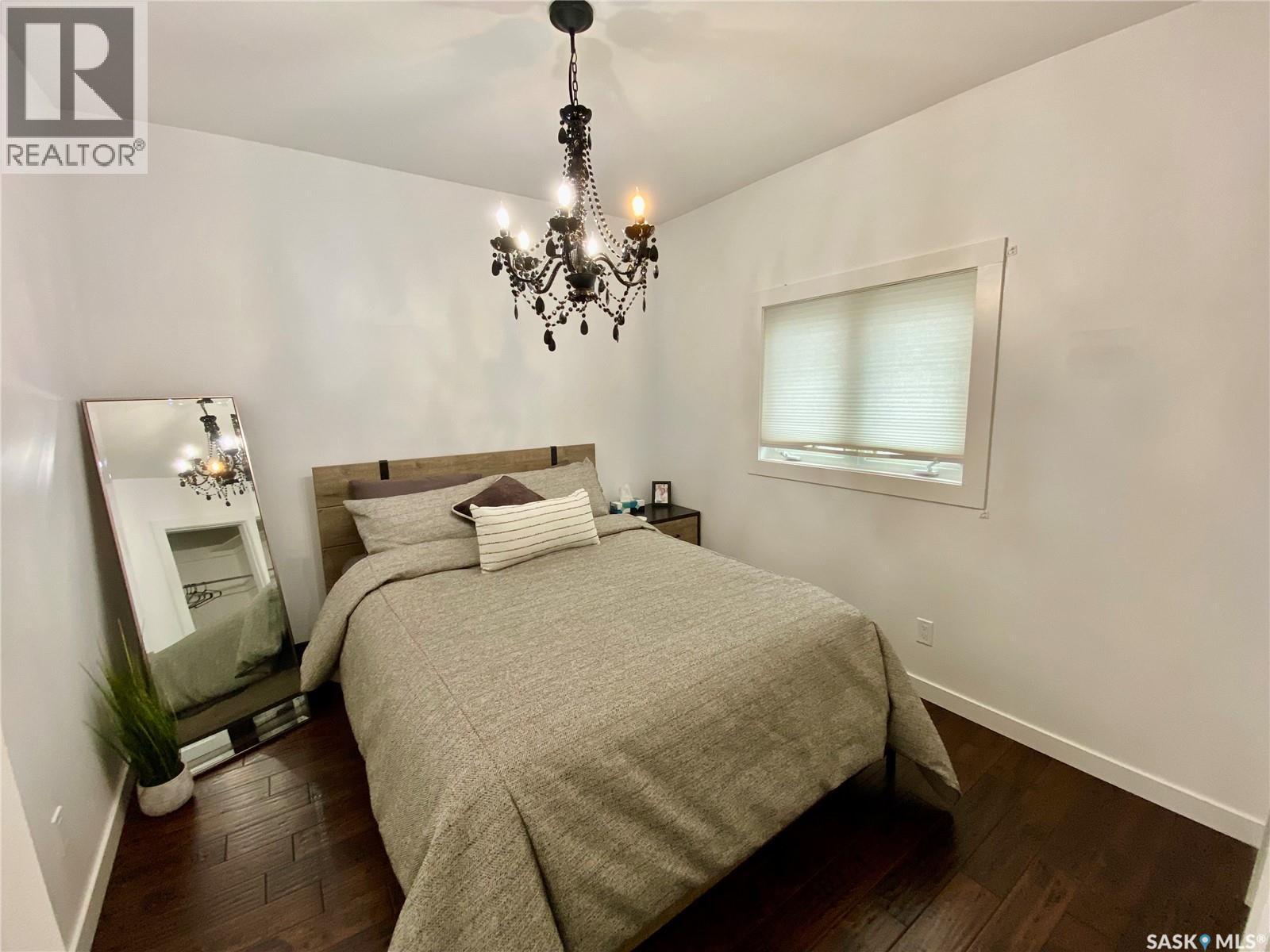 837 Prospect Avenue, Oxbow, SK - Indoor Photo Showing Bedroom