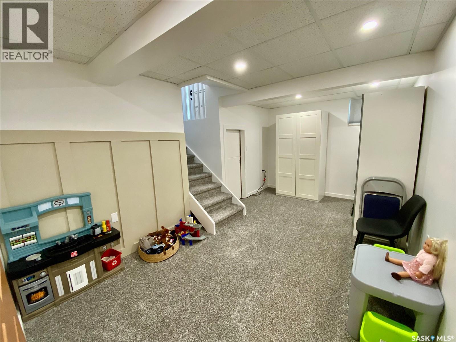 837 Prospect Avenue, Oxbow, SK - Indoor