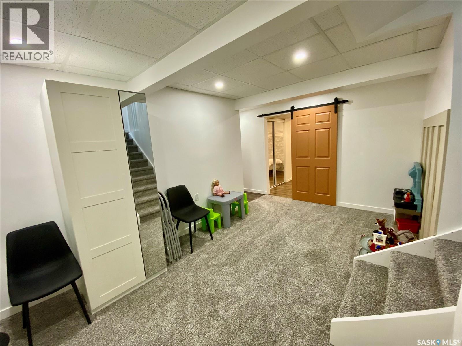 837 Prospect Avenue, Oxbow, SK - Indoor